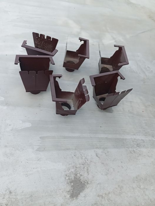 Дървен материал, греди и ламперия.