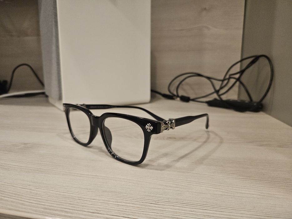 Ochelari chrome hearts lejeri, calitate buna.