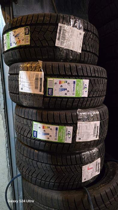 Anvelope iarna 245 45 18