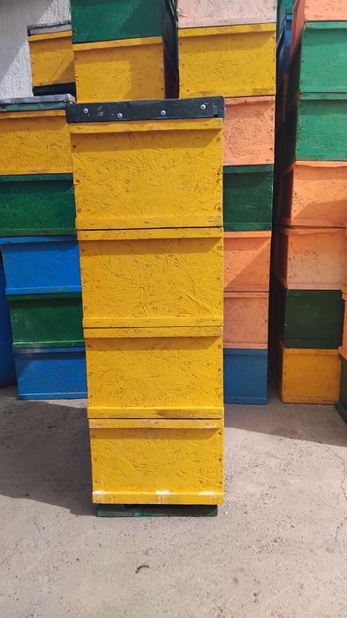 Продаю  улья для пчел