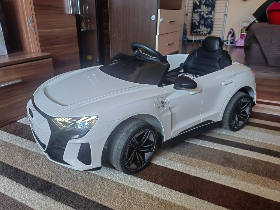 Акумулаторна кола AUDI RS E-TRON GT