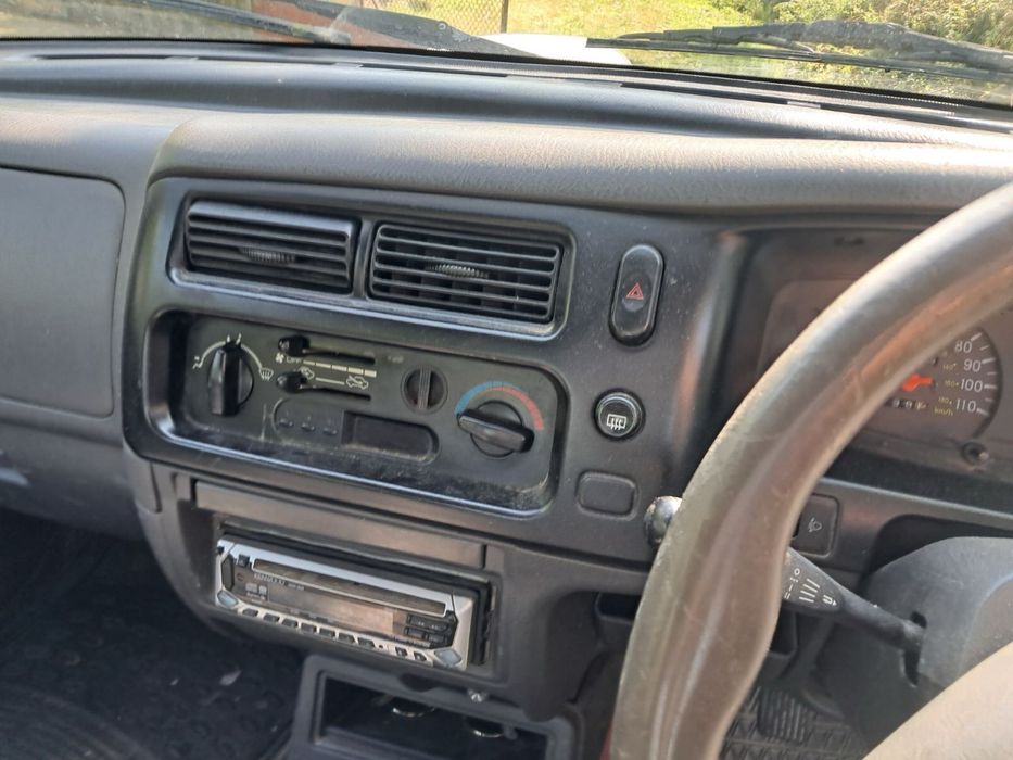 Mitsubishi L200 2.5 TDI - десен волан