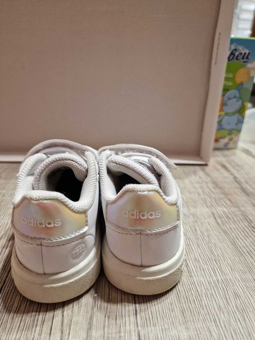 Адидас детски маратонки