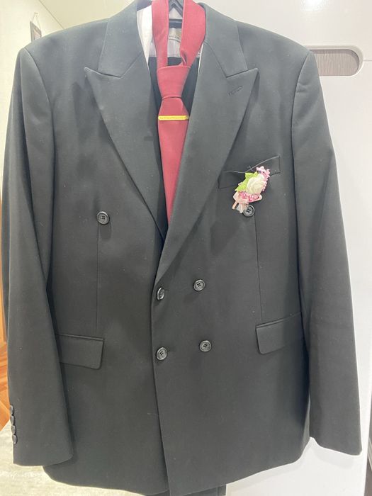 Костюм почти новый