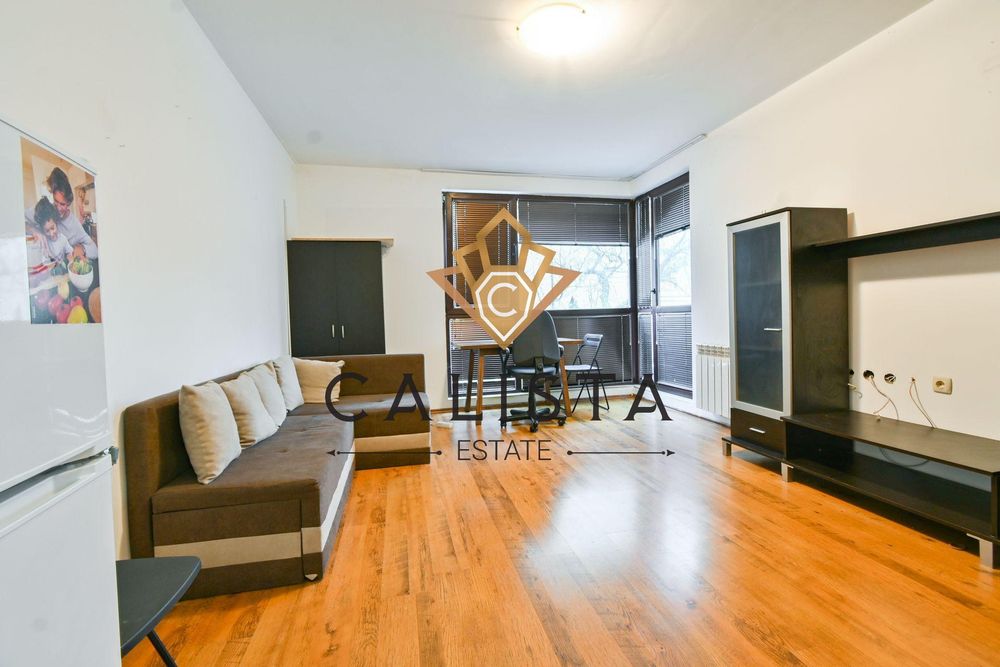 Дава се под наем Двустаен апартамент в София, Витоша - 56 кв.м за 547.23 € - Снимка #1