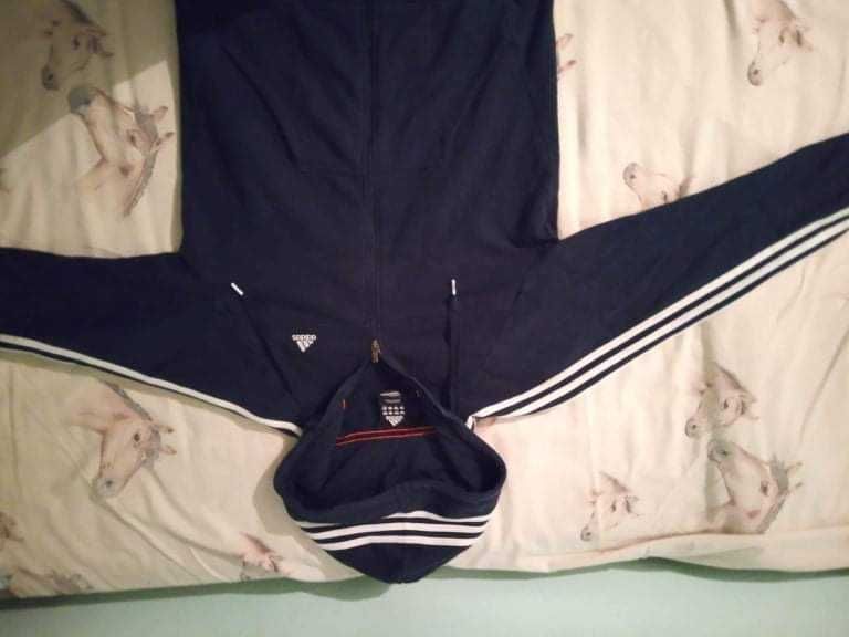 Adidas екип с 3 ленти на качулката