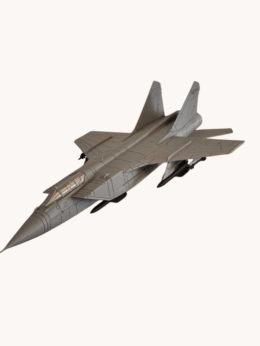 Machetă Avion de Luptă MIG-31 Foxhound — Scara 1:72 | Printat 3D