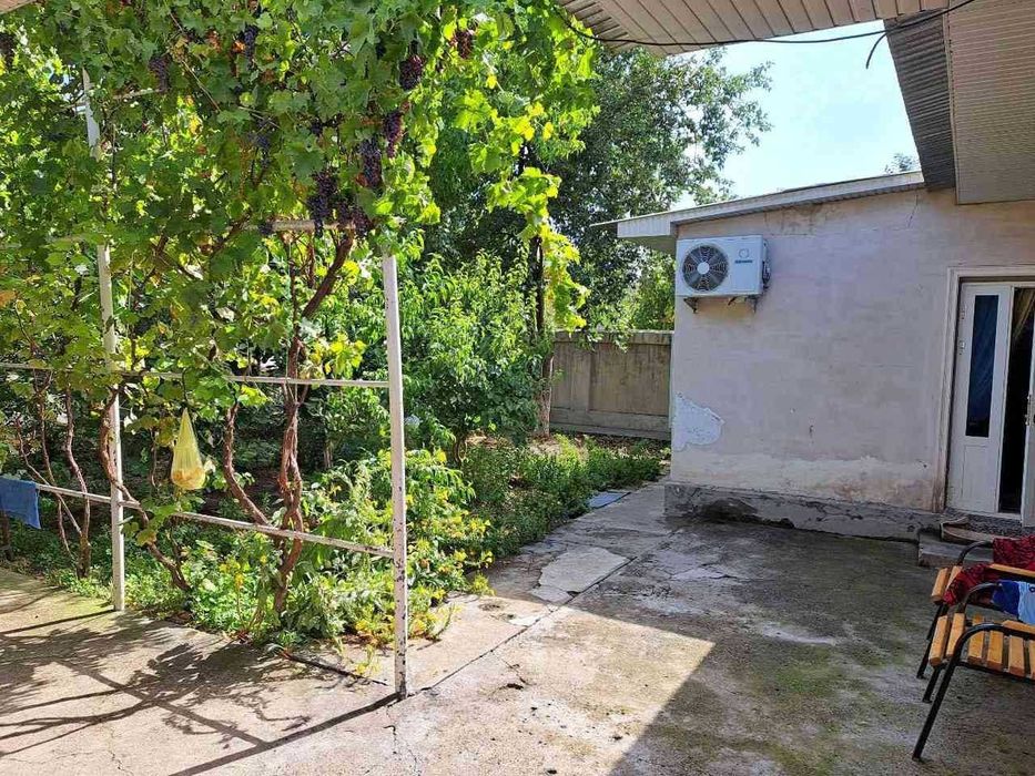 Samarqand Darvozada 3.68 sotixli hovli sotiladi.