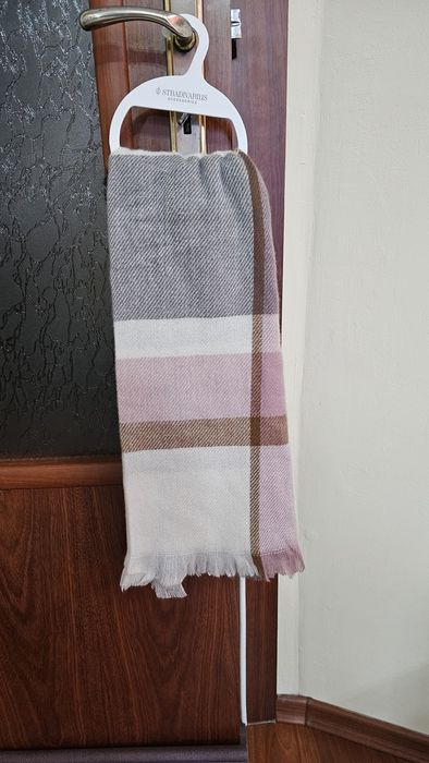 Дамски шал - чисто нов