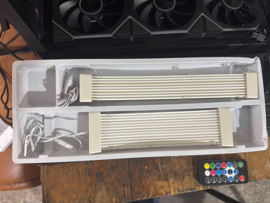 Extensie cabluri PLACA VIDEO (GPU) iluminare RGB . Cover