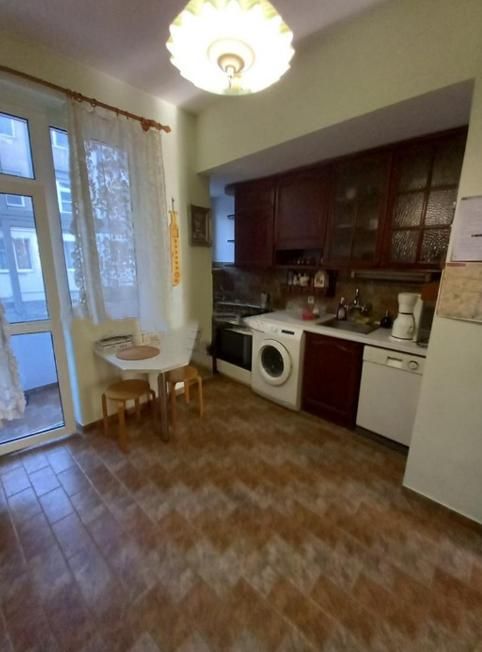 Дава се под наем Многостаен апартамент в София, Център - 130 кв.м за 1296.42 € - Снимка #4