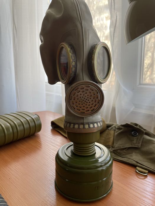 Рядък български противогаз ШМ-41М, пълен комплект