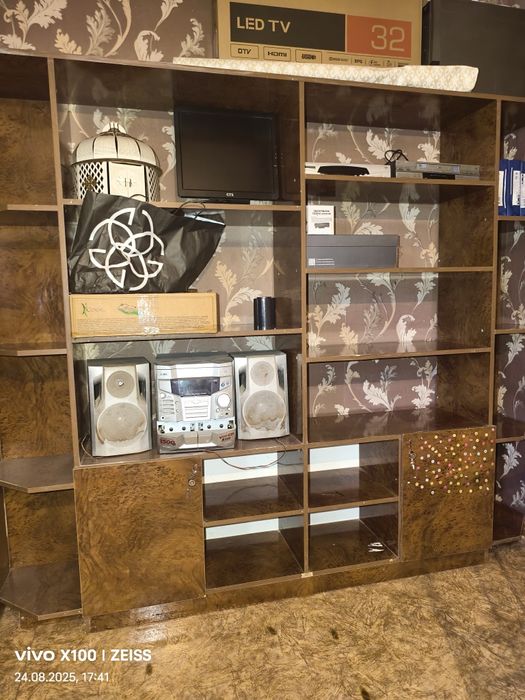 Шкаф стенка продается