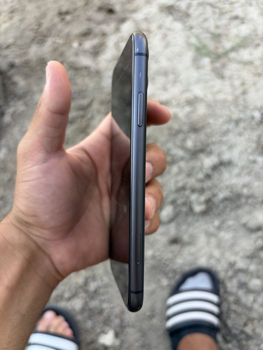 Iphone 11                           .
