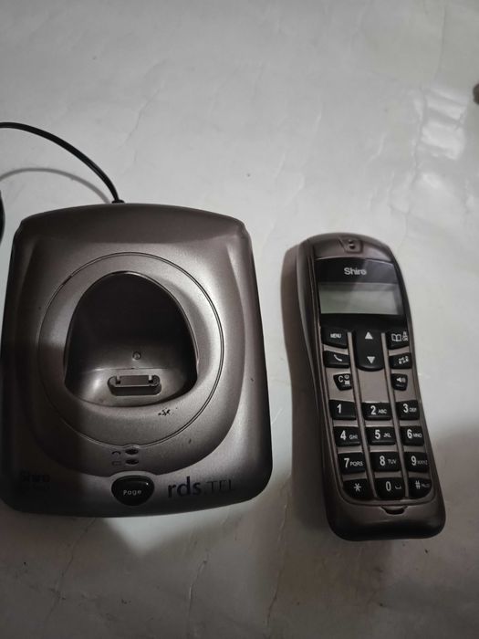 Telefon fix fara fir Shiro