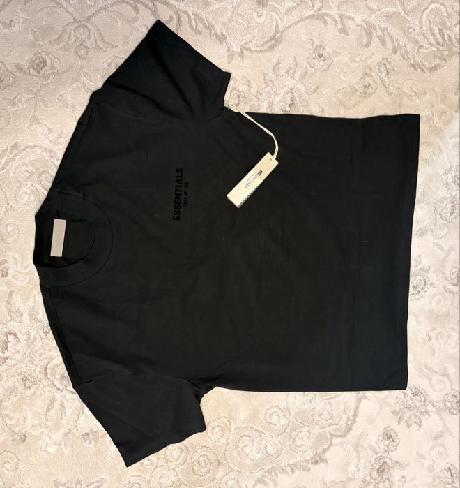 Tricou essentials
