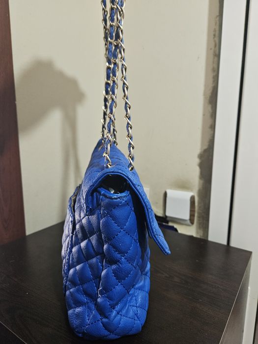 Синя чанта с дълга дръжка