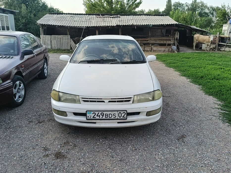 Тойота Карина 1995 года
