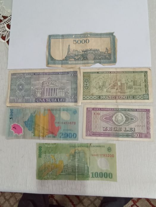 Bancnote diferite Cea mai veche -1945Trei din perioada comunistă Două