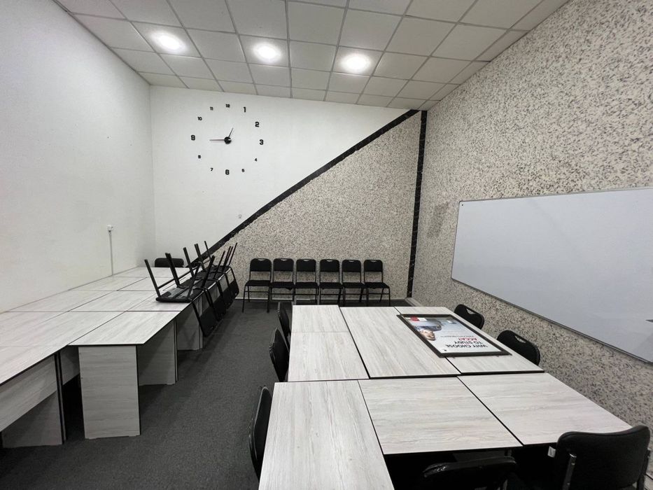 Офис с мебелью на лабзаке