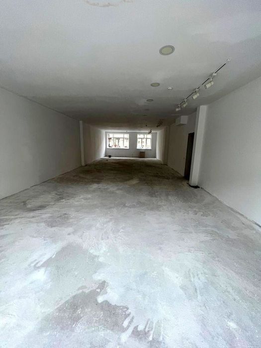 Сдаётся в аренду магазин 335 м² с подвалом на улице Паркент (AX)