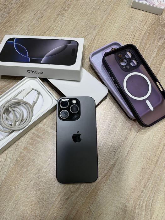 Срочно! Продам iphone 16 PRO 256 гб аккумулятор 90%