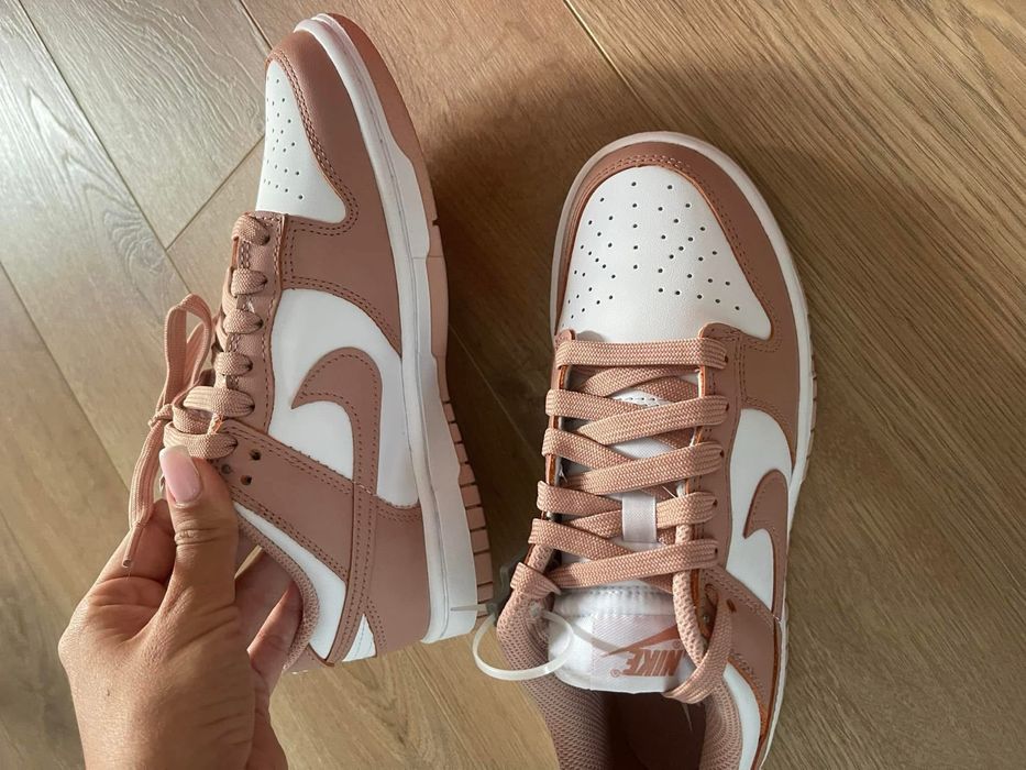 Маратонки Nike розови