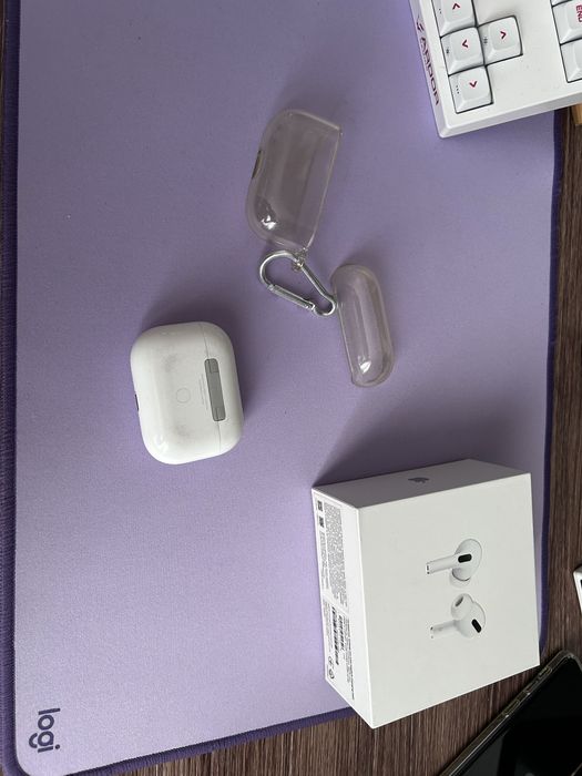 Продам наушники эпл про