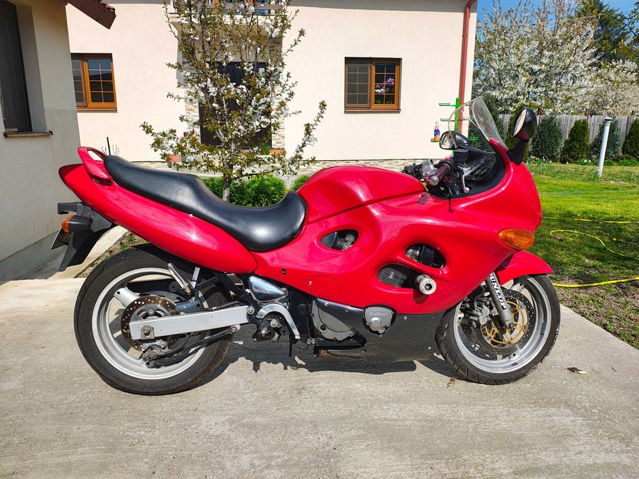 Suzuki Katana GSXF 600 - fara acte, doar pentru piese