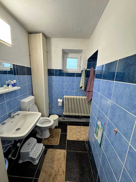 Apartament cu 4 camere, 2 băi și 3 balcoane  gata de mutare.