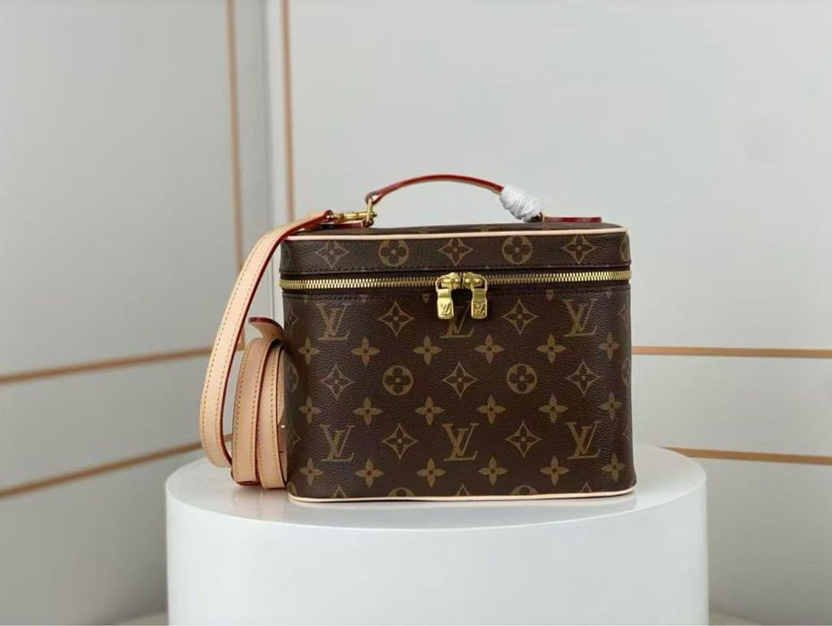 Сумка косметичка LV Louis Vuitton