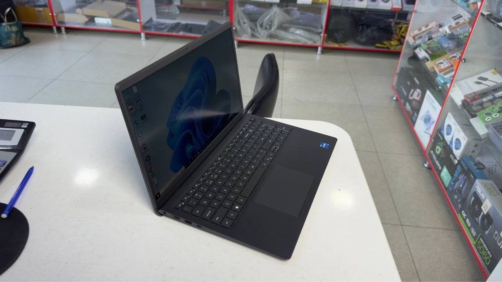 Dell Amerikanskiy core i5,13 Avlod eng soʻngi atiga 1 kun ishlagan