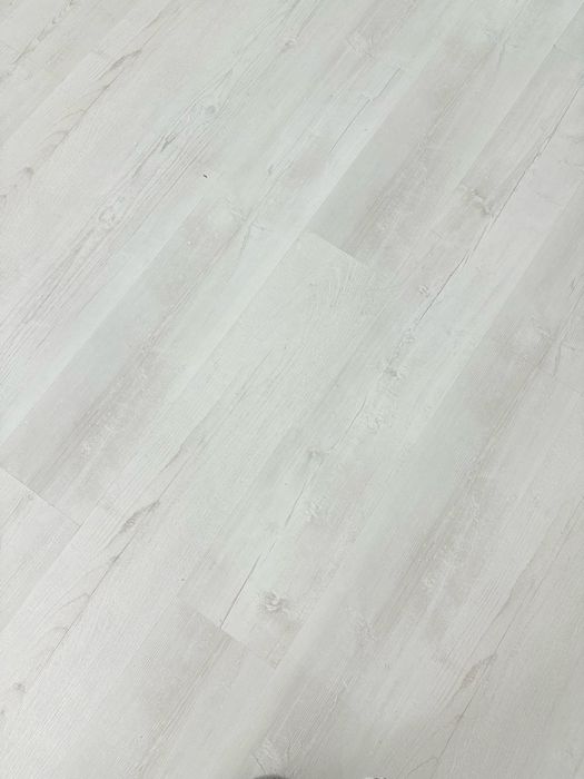срочно  продам паркет для пола