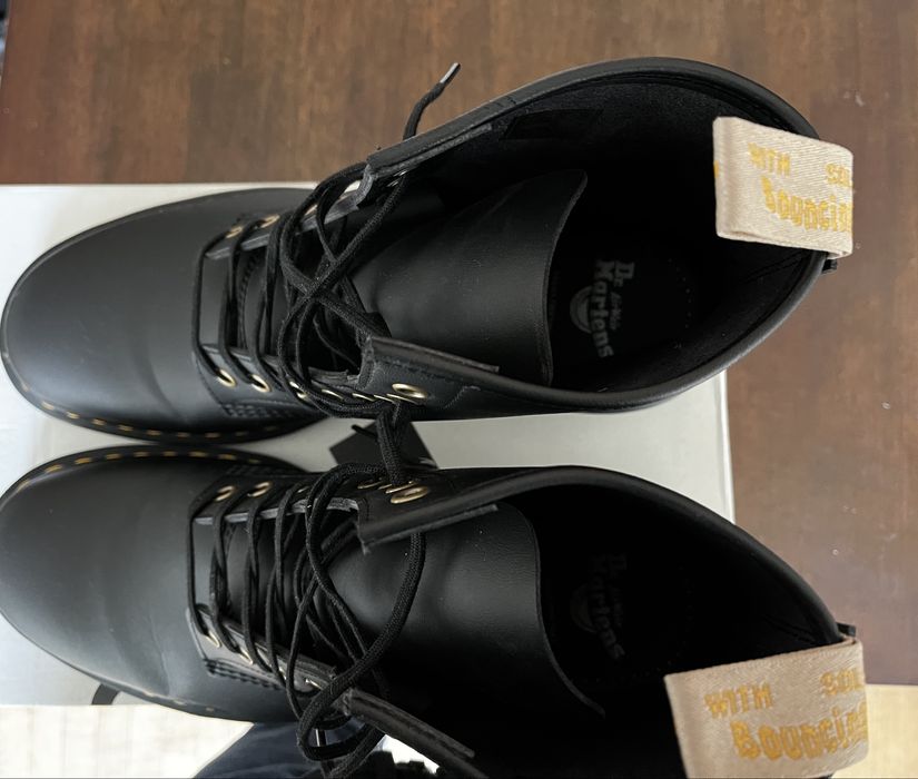 НОВИ Кубинки боти Dr.Martens