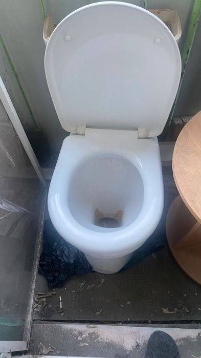 Унитаз б/у в хорошем состоянии