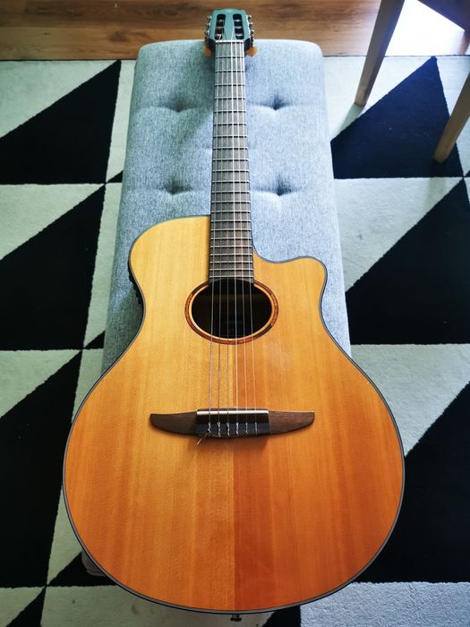 Акустична китара с наелонови струни и електроника - Yamaha NTX1