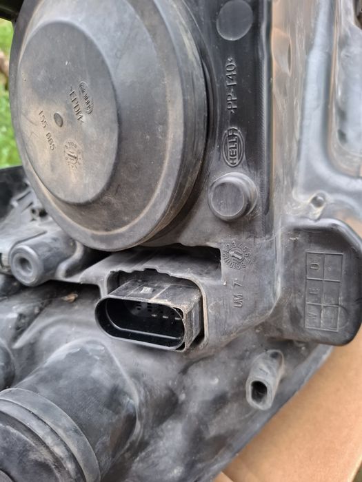 Vand faruri hela  skoda fabia 2 an 2007-2010