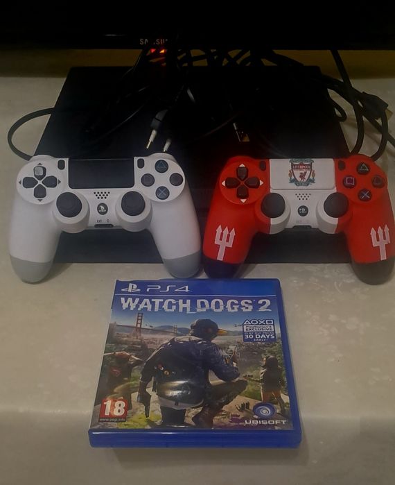Ps4 pro 2 geympad 1 disk bilan ichida uyinlariyam bor
