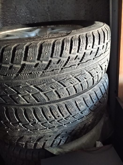 Продам диски с шинами диаметр 17.