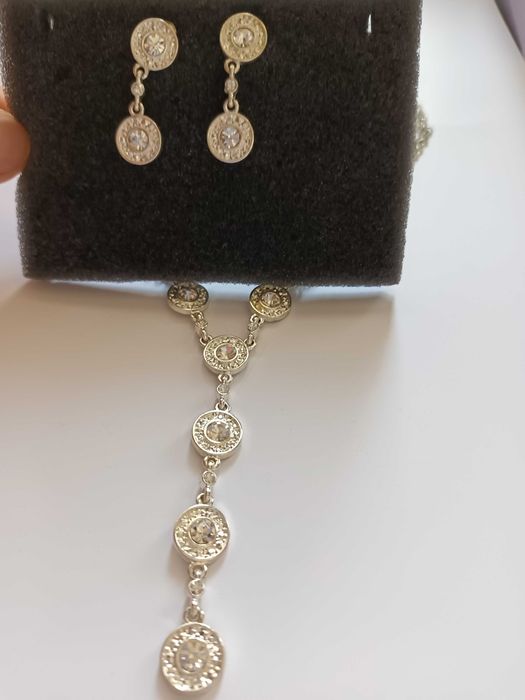 Комплект Avon колие и обици