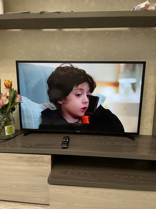 Продам телевизор Samsung диагональ 109