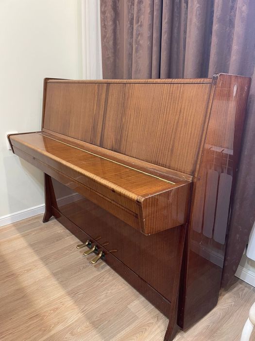 Фортепиано Petrof