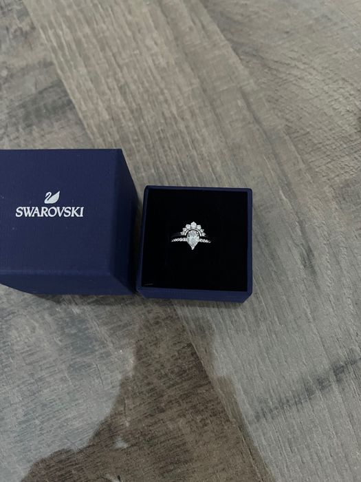 Swarovski бижута