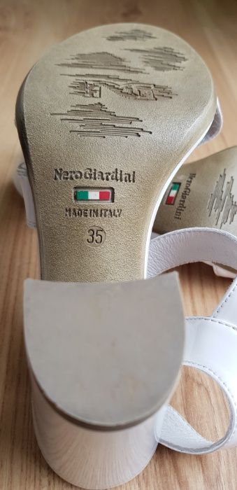 Sandale de damă, firma Nero Giardini; Material: piele naturală