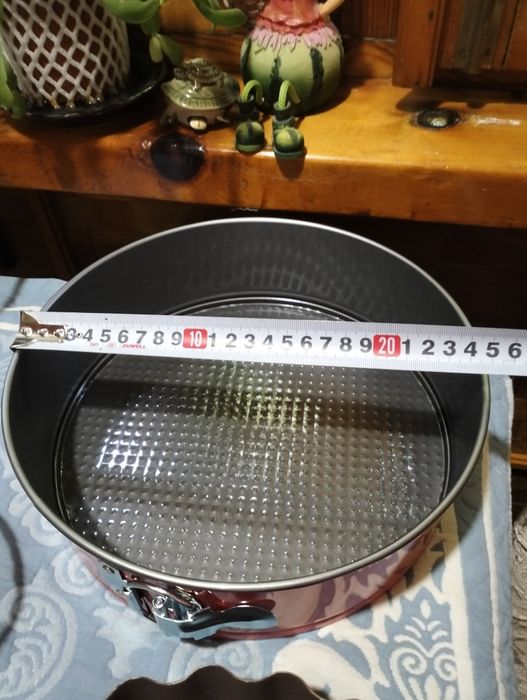 Новая посуда: кастрюля, черпак