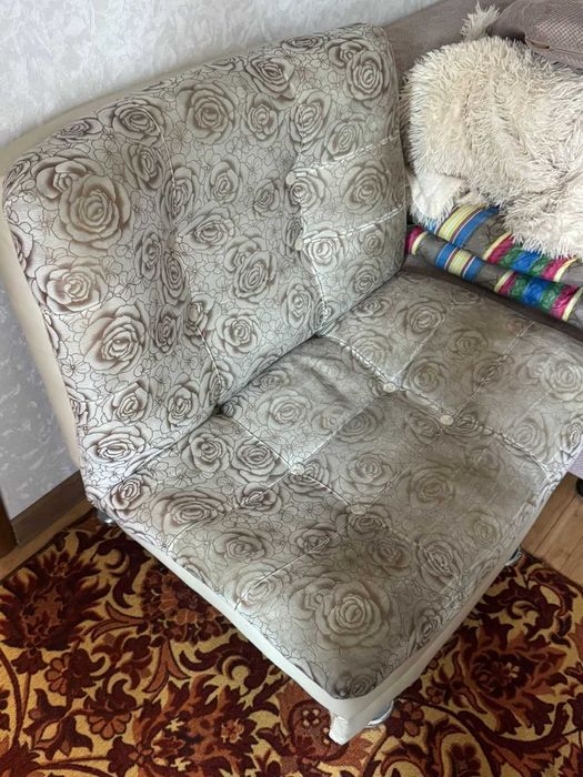 Диван и кресло .