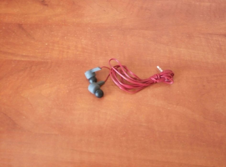 Наушники новые .