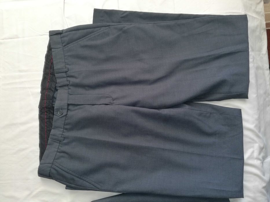 ХL. Елегантен мъжки, сив костюм с риза