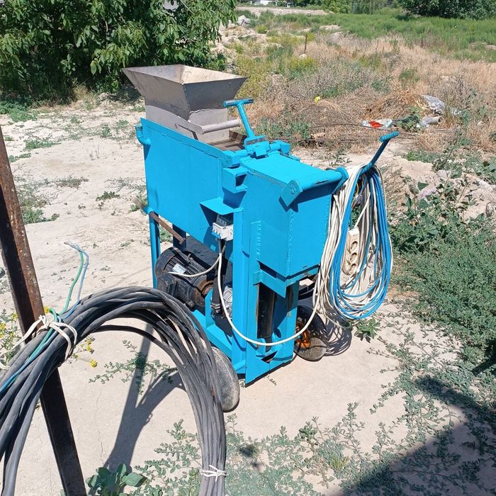 Press loy blok apparat