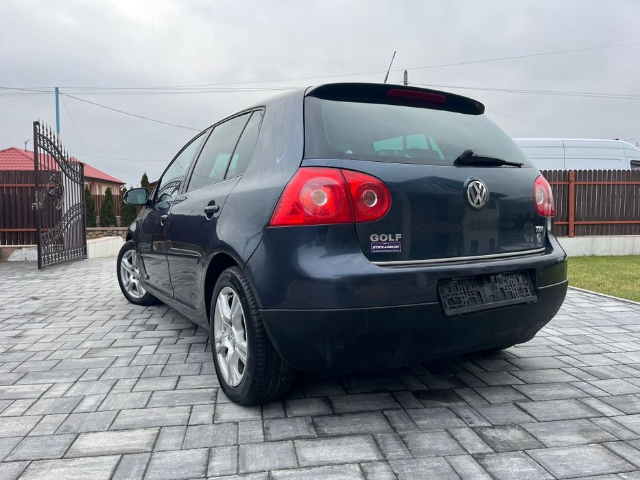 Vând vw Golf 5 2.0